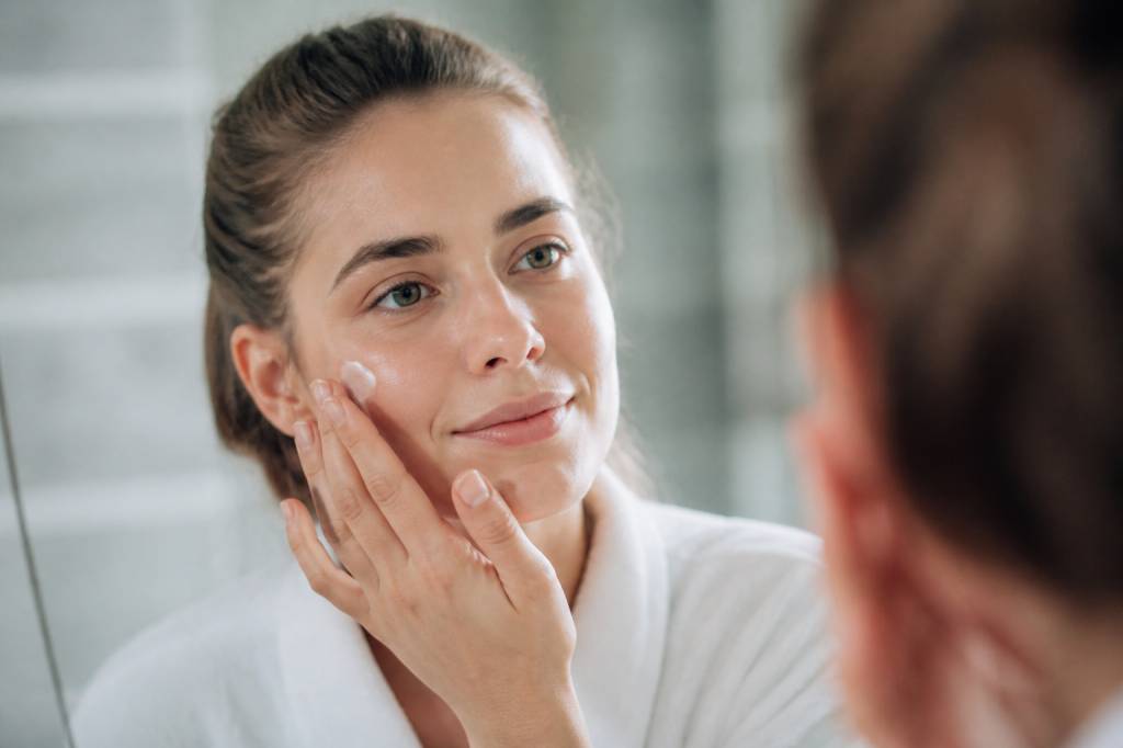 Acide hyaluronique en pommade quels usages pour la peau et le confort cutané